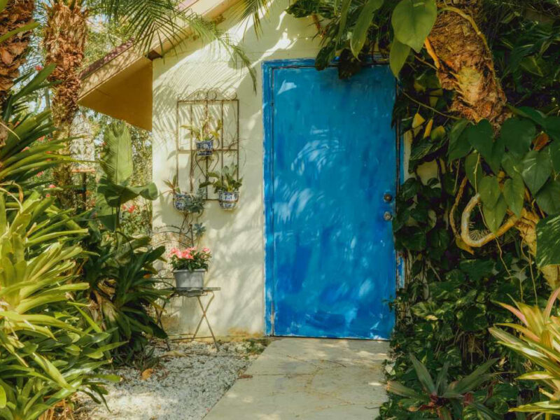 Huge Land Lagoon Cottage