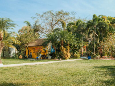 Huge Land Lagoon Cottage