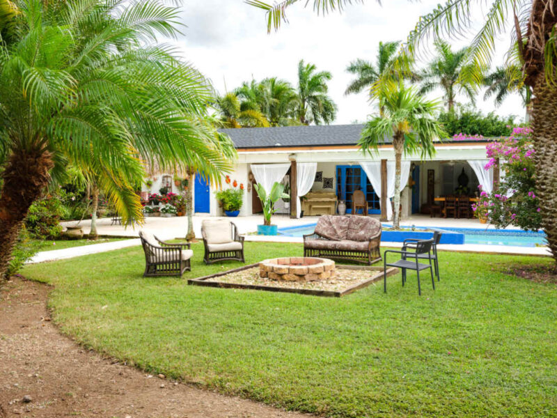 Huge Land Lagoon Cottage