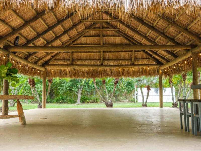 Huge Land Lagoon Cottage