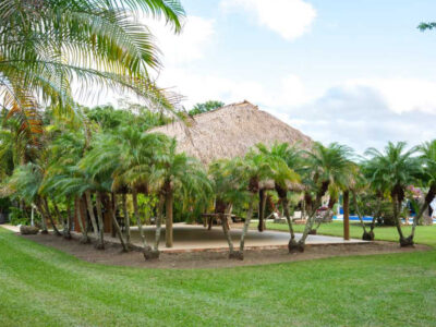 Huge Land Lagoon Cottage