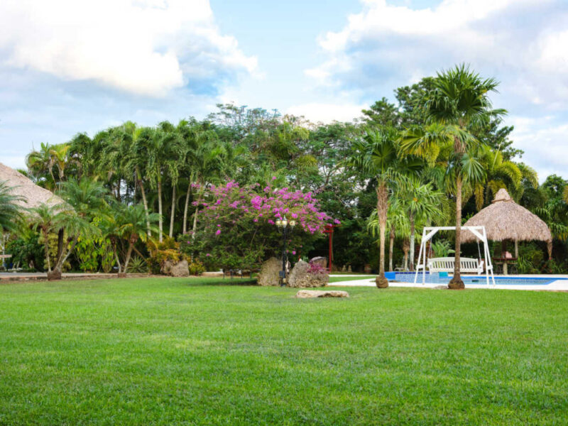 Huge Land Lagoon Cottage