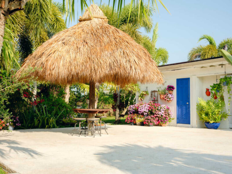 Huge Land Lagoon Cottage